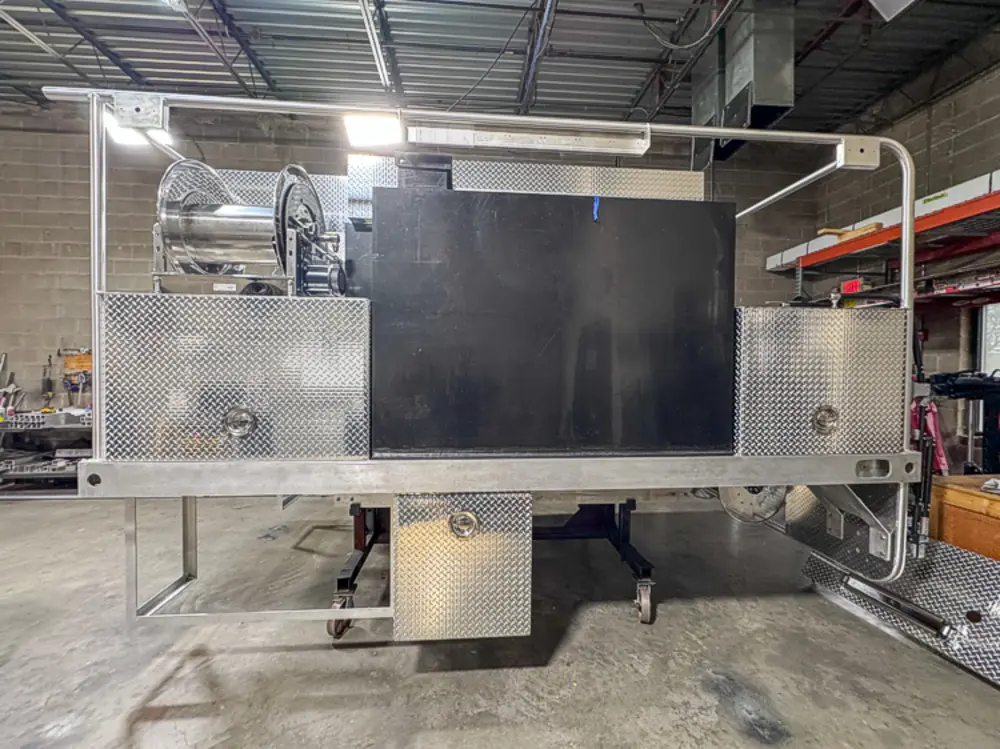 Top deck grate and rail detail in shop, photo 107 of 303.